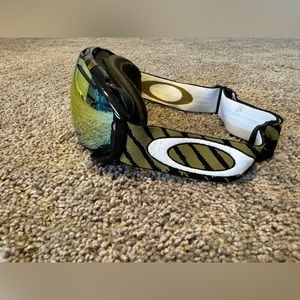 Oakley Shaun White Signature Airbrake Goggles